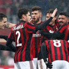 Les joueurs de l'AC Milan jouent un conflit